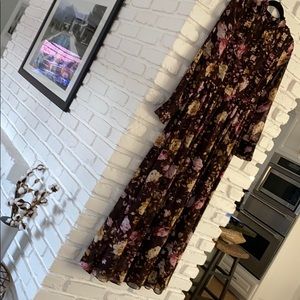 Brand new Gal Meets Glam Collection floral maxi